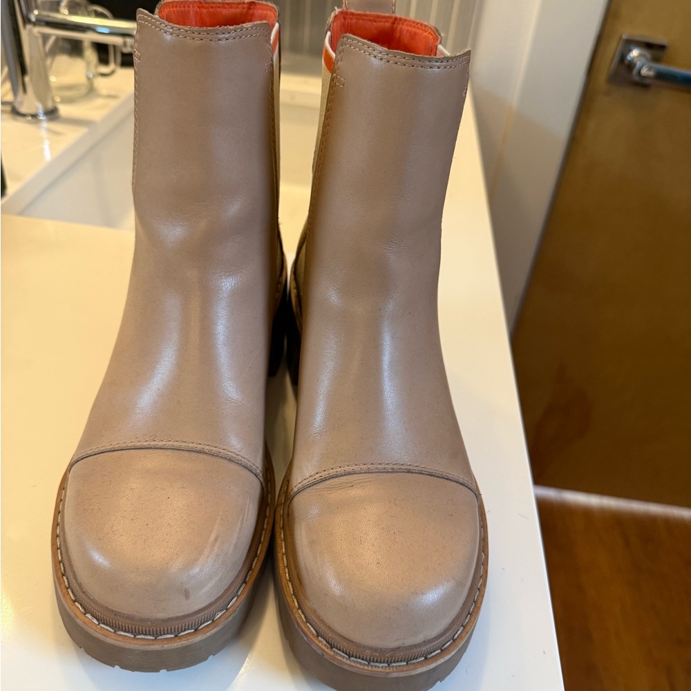 Sorel Tan Ankle Boots with Orange Lining